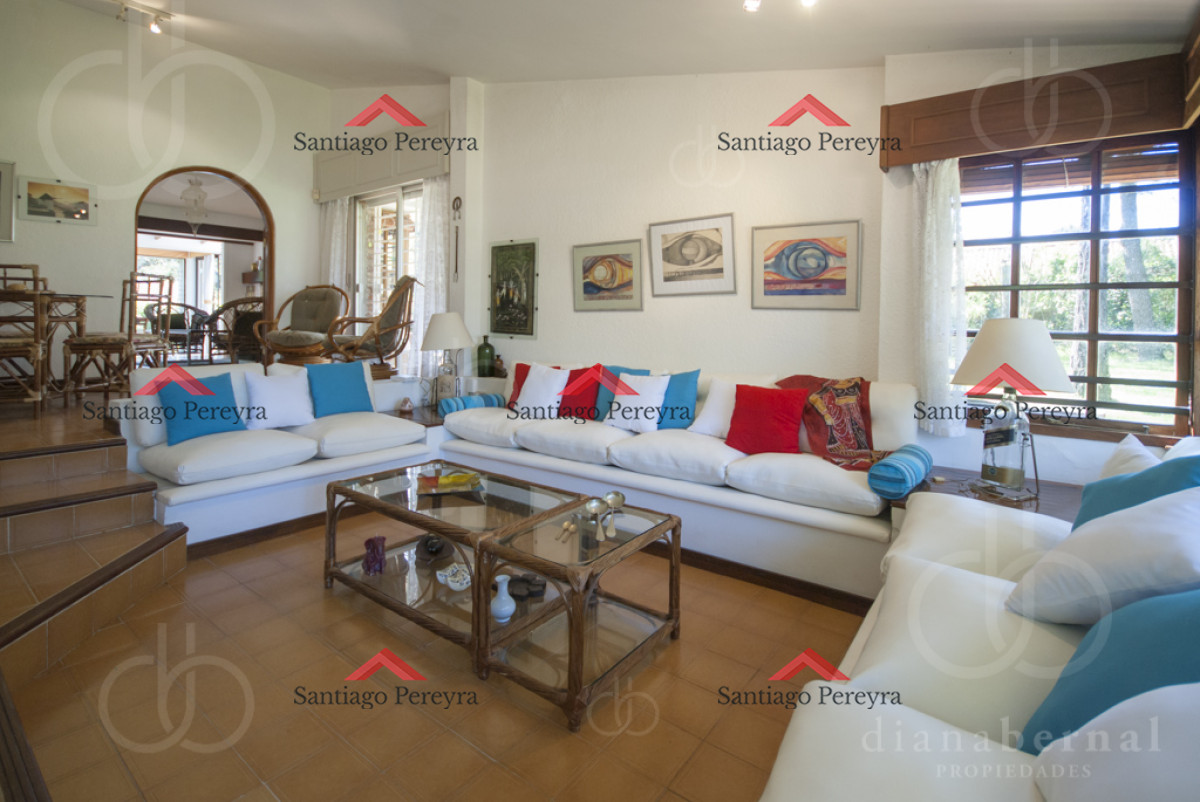 Casa ID.13471 - Casa alquiler Pinares, Punta del Este, 4 dormitorios, piscina, amplio parque cercado