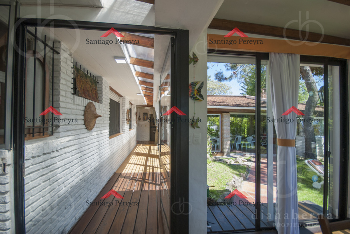 Casa ID.13471 - Casa alquiler Pinares, Punta del Este, 4 dormitorios, piscina, amplio parque cercado