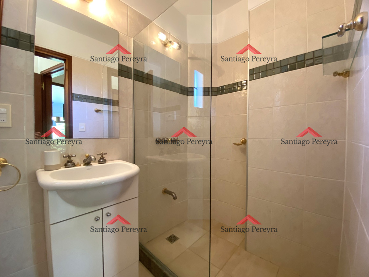 Casa ID.14857 - Punta del Este, gran residencia en mansa, 6 dormitorios y piscina climatizada.