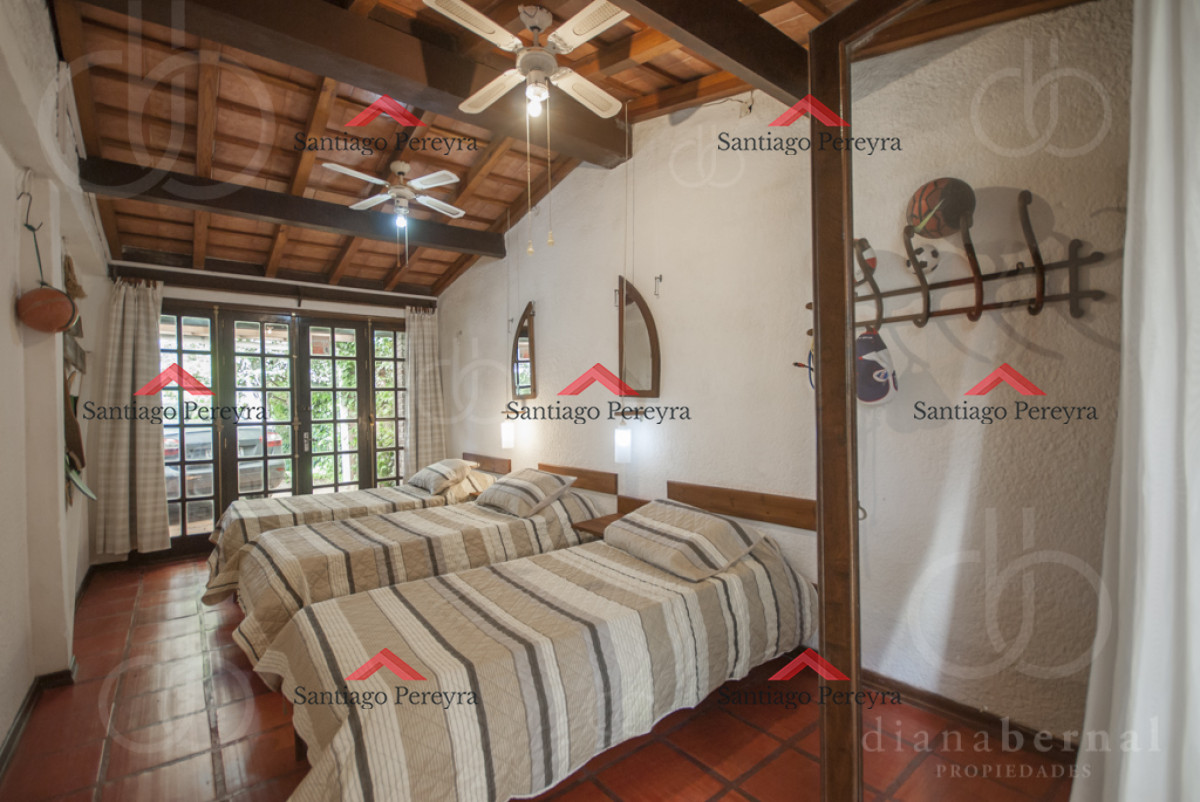 Casa ID.13471 - Casa alquiler Pinares, Punta del Este, 4 dormitorios, piscina, amplio parque cercado
