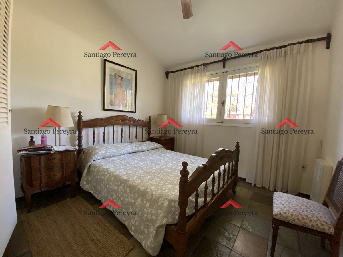 Casa ID.14804 - Punta del Este, importante residencia con piscina y cancha de paddle