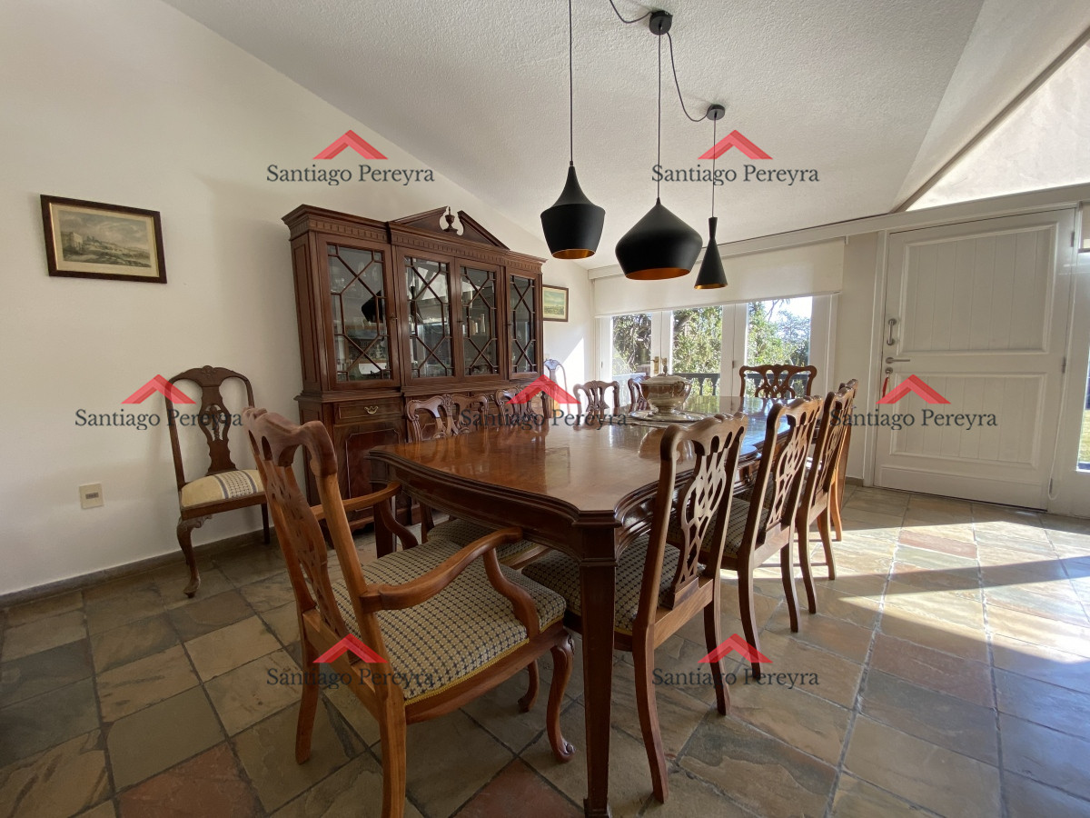 Casa ID.14804 - Punta del Este, importante residencia con piscina y cancha de paddle