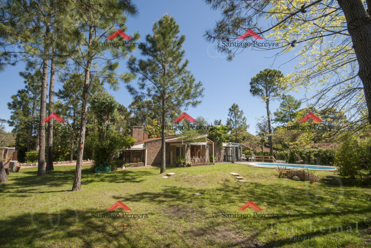 Casa ID.13471 - Casa alquiler Pinares, Punta del Este, 4 dormitorios, piscina, amplio parque cercado