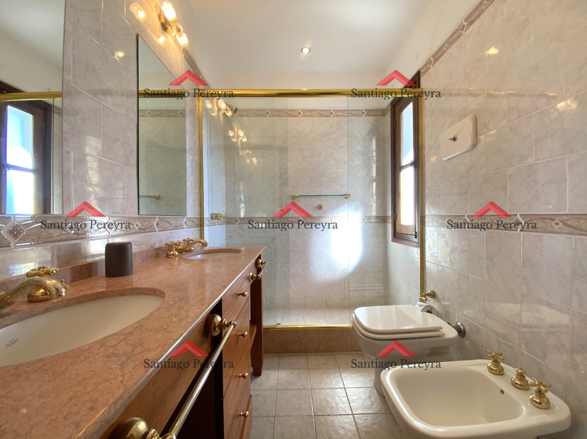 Casa ID.14857 - Punta del Este, gran residencia en mansa, 6 dormitorios y piscina climatizada.