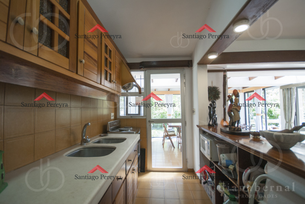 Casa ID.13471 - Casa alquiler Pinares, Punta del Este, 4 dormitorios, piscina, amplio parque cercado