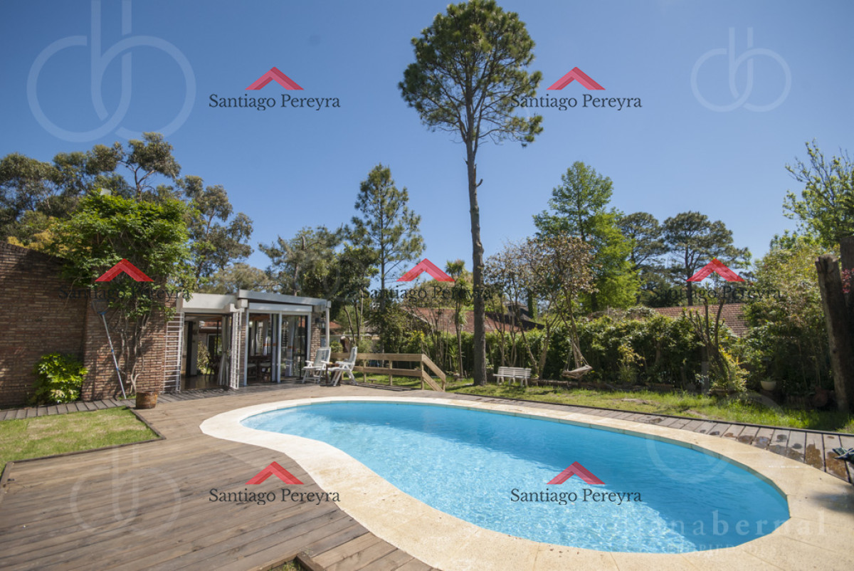 Casa ID.13471 - Casa alquiler Pinares, Punta del Este, 4 dormitorios, piscina, amplio parque cercado