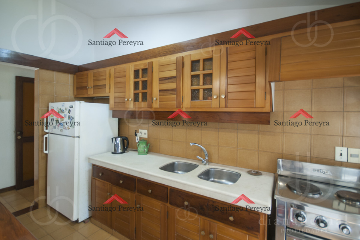 Casa ID.13471 - Casa alquiler Pinares, Punta del Este, 4 dormitorios, piscina, amplio parque cercado