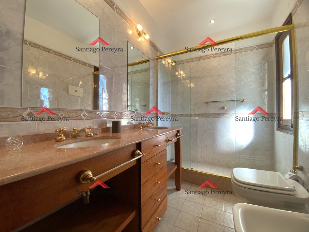 Casa ID.14857 - Punta del Este, gran residencia en mansa, 6 dormitorios y piscina climatizada.