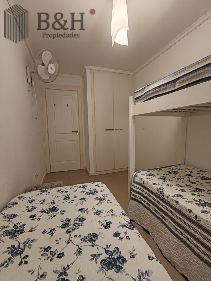 Apartamento ID.1760 - Punta del este, Península, departamento de 2 dormitorios con piscina, terraza y cochera.