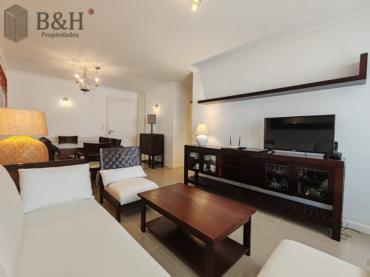 Apartamento ID.1760 - Punta del este, Península, departamento de 2 dormitorios con piscina, terraza y cochera.