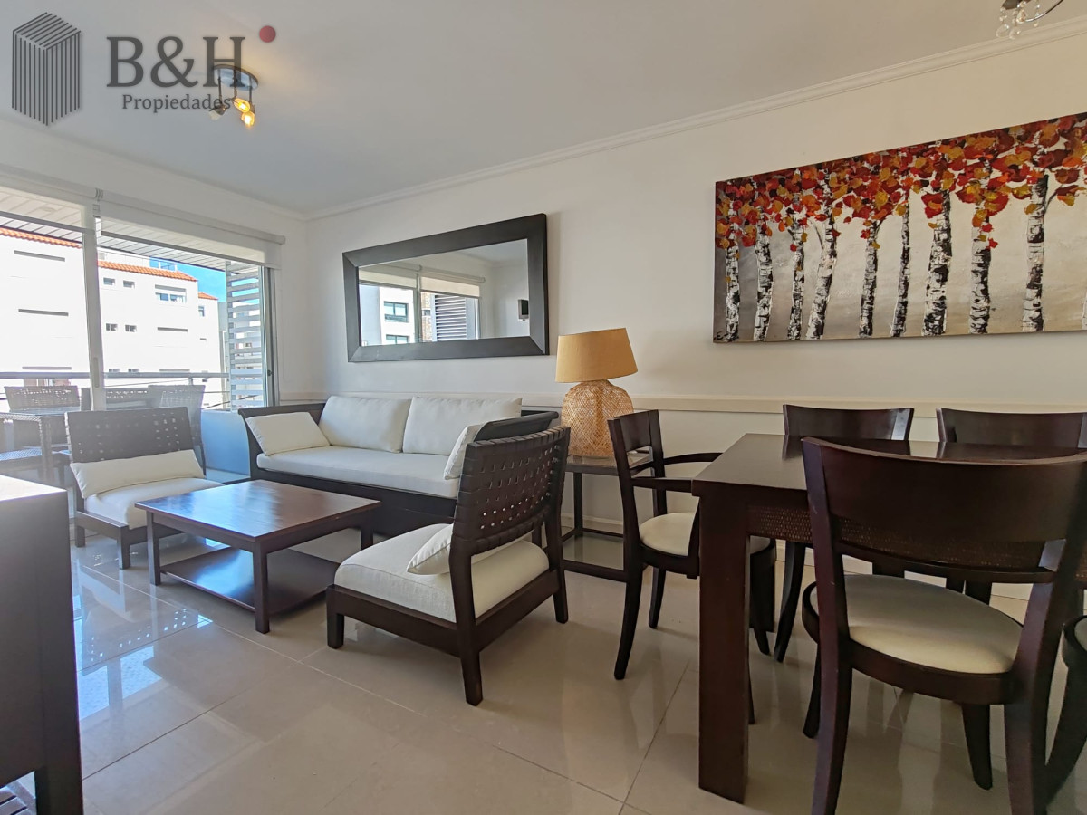 Apartamento ID.1760 - Punta del este, Península, departamento de 2 dormitorios con piscina, terraza y cochera.