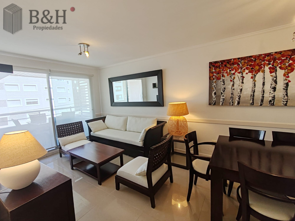 Apartamento ID.1760 - Punta del este, Península, departamento de 2 dormitorios con piscina, terraza y cochera.