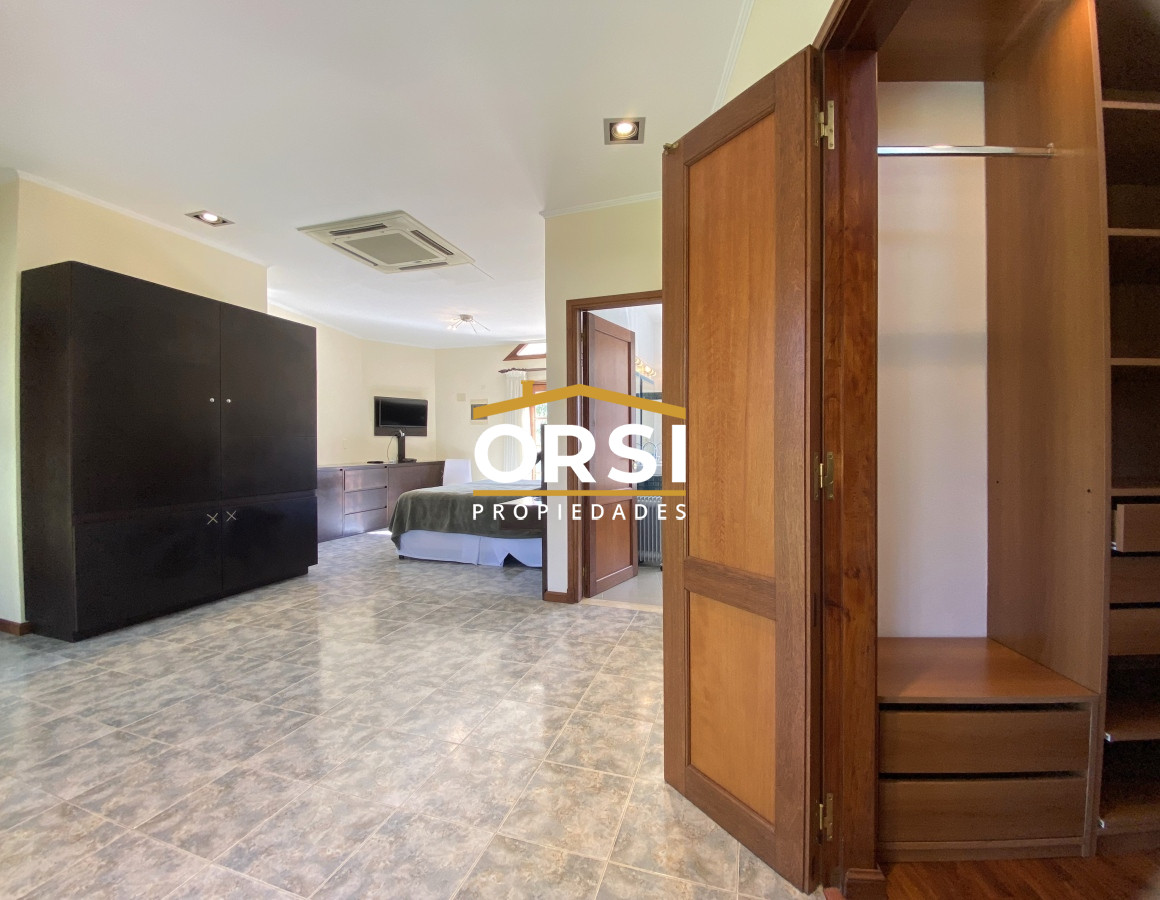 Casa ID.150 - Punta del Este, gran residencia en mansa, 6 dormitorios y piscina climatizada.
