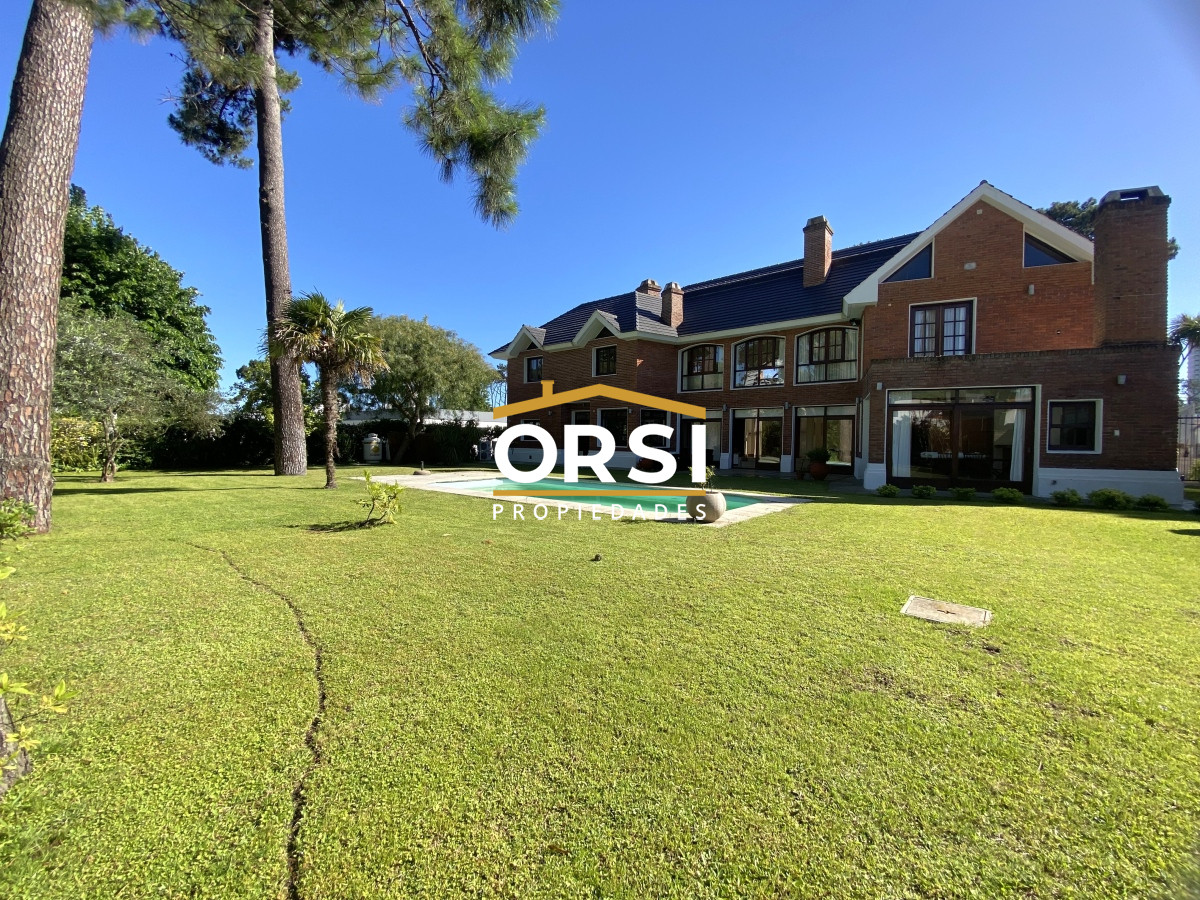 Casa ID.150 - Punta del Este, gran residencia en mansa, 6 dormitorios y piscina climatizada.