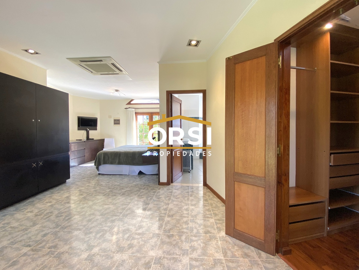 Casa ID.150 - Punta del Este, gran residencia en mansa, 6 dormitorios y piscina climatizada.