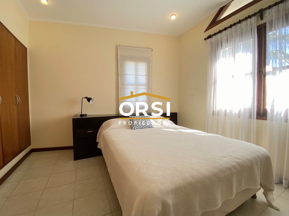 Casa ID.150 - Punta del Este, gran residencia en mansa, 6 dormitorios y piscina climatizada.