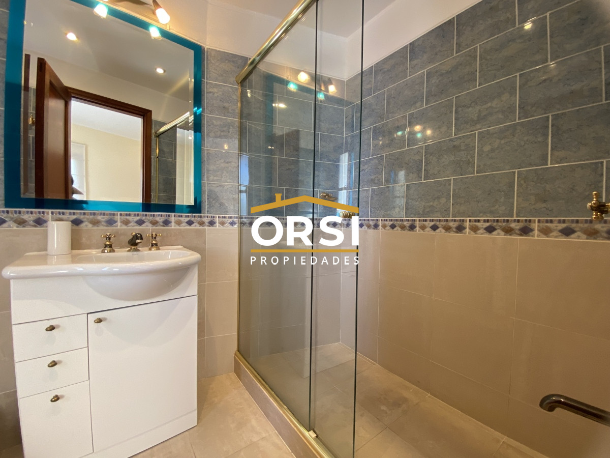Casa ID.150 - Punta del Este, gran residencia en mansa, 6 dormitorios y piscina climatizada.