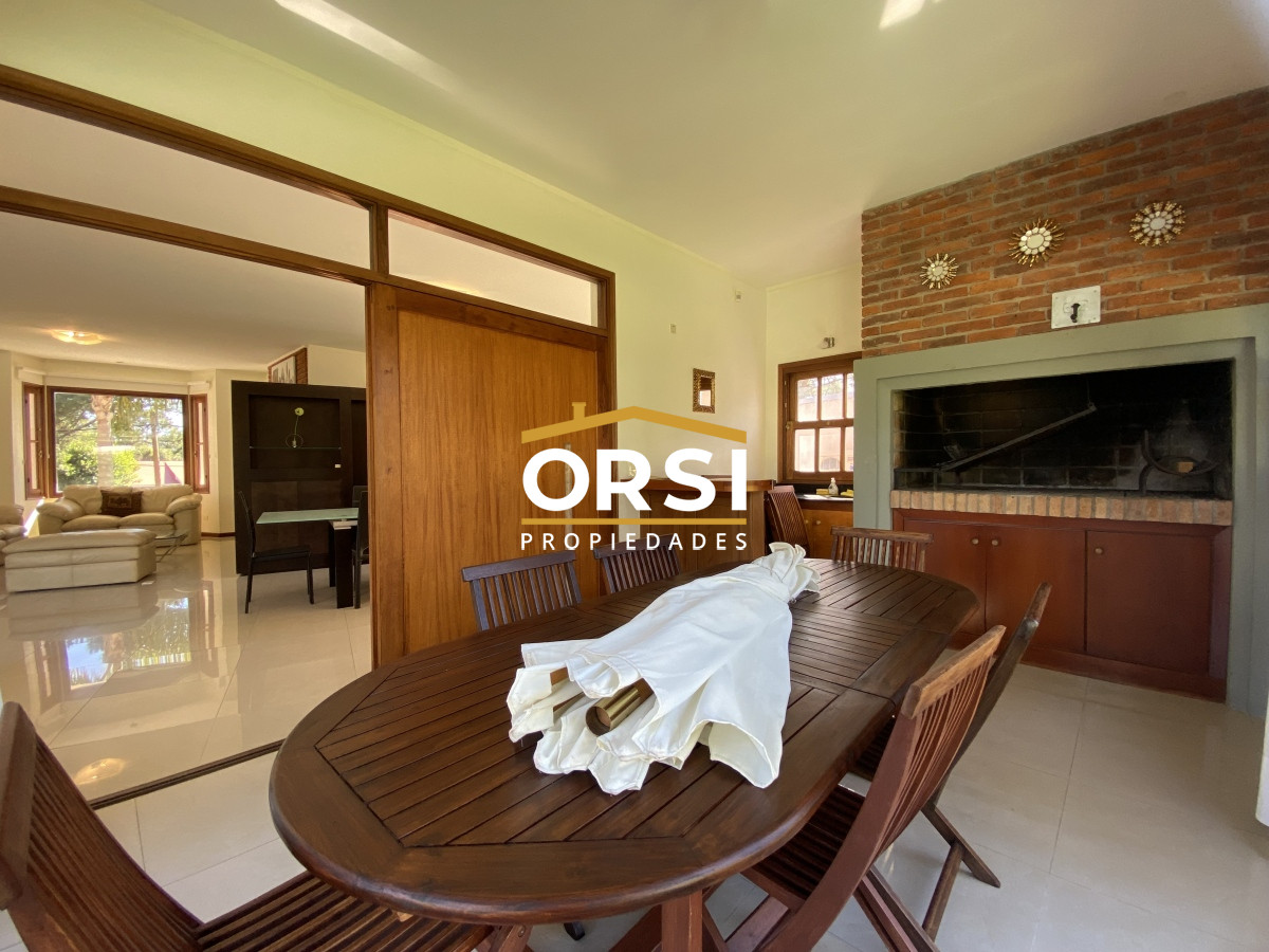 Casa ID.150 - Punta del Este, gran residencia en mansa, 6 dormitorios y piscina climatizada.