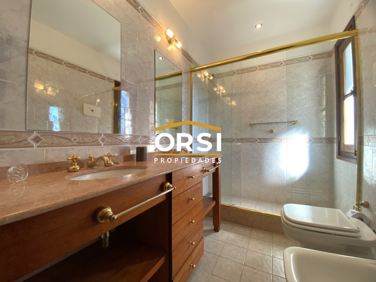 Casa ID.150 - Punta del Este, gran residencia en mansa, 6 dormitorios y piscina climatizada.