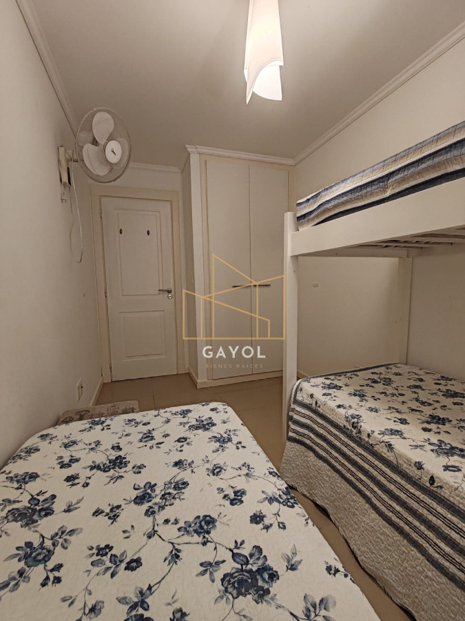 Apartamento ID.1048 - Punta del este, Península, departamento de 2 dormitorios con piscina, terraza y cochera.