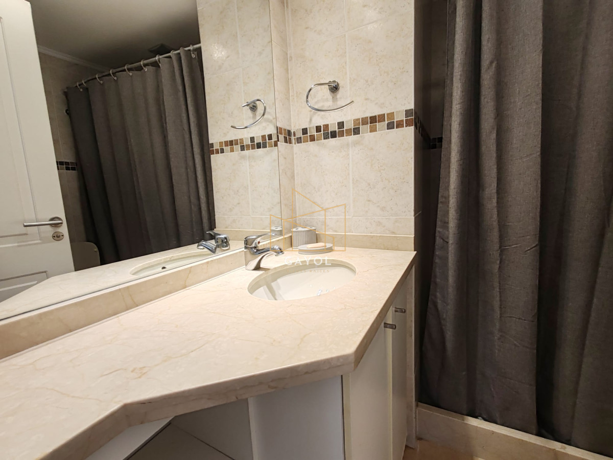 Apartamento ID.1048 - Punta del este, Península, departamento de 2 dormitorios con piscina, terraza y cochera.