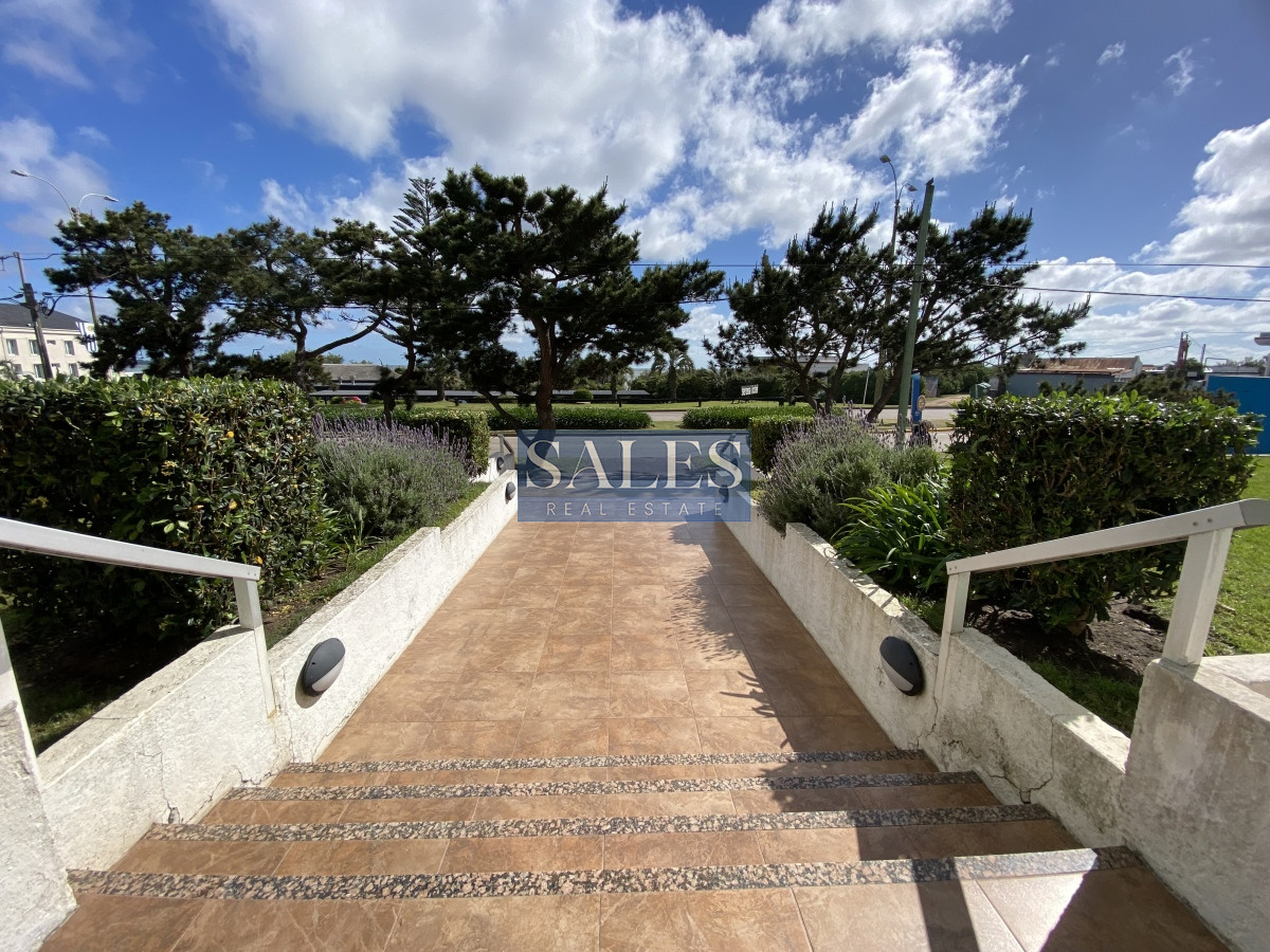 Apartamento ID.956 - Apartamento de 1 dormitorio en edificio ubicado en primera línea de Playa Mansa. 