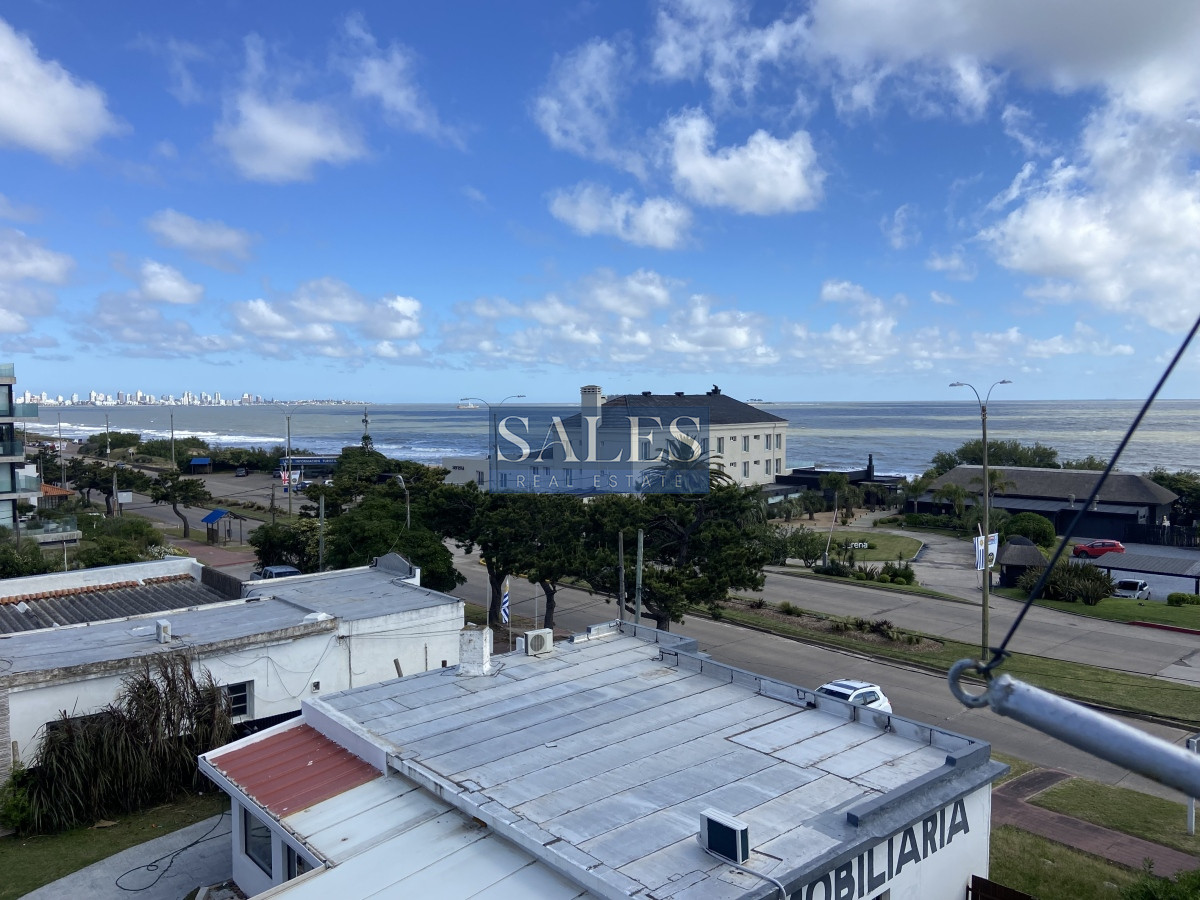 Apartamento ID.956 - Apartamento de 1 dormitorio en edificio ubicado en primera línea de Playa Mansa. 