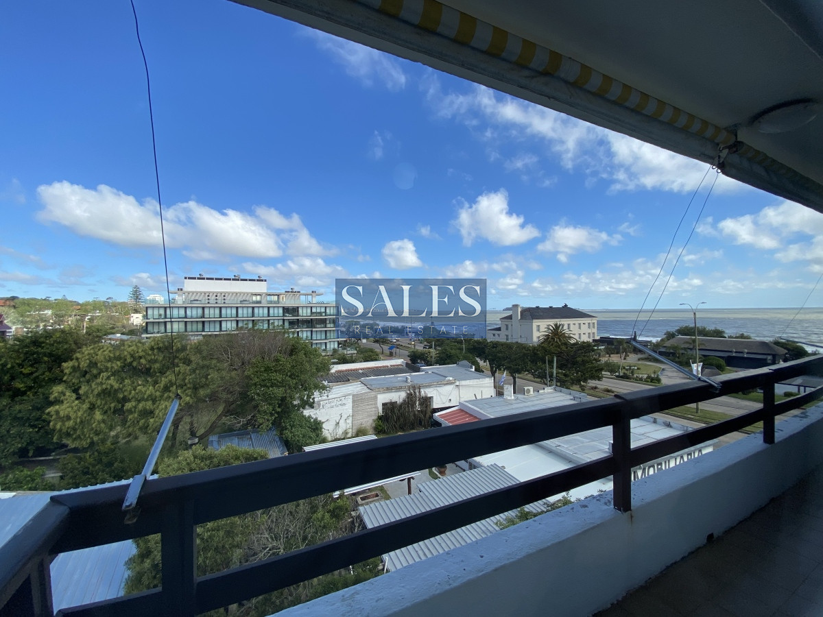 Apartamento ID.956 - Apartamento de 1 dormitorio en edificio ubicado en primera línea de Playa Mansa. 