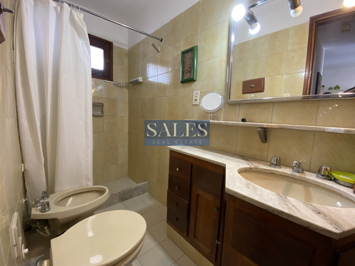 Apartamento ID.956 - Apartamento de 1 dormitorio en edificio ubicado en primera línea de Playa Mansa. 