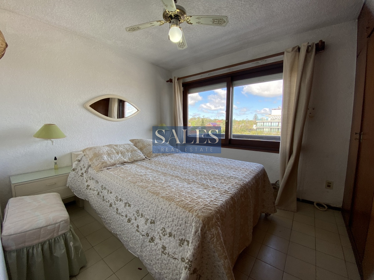 Apartamento ID.956 - Apartamento de 1 dormitorio en edificio ubicado en primera línea de Playa Mansa. 