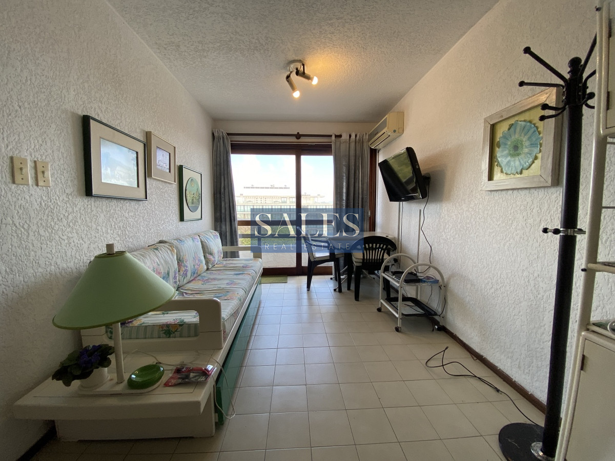 Apartamento ID.956 - Apartamento de 1 dormitorio en edificio ubicado en primera línea de Playa Mansa. 