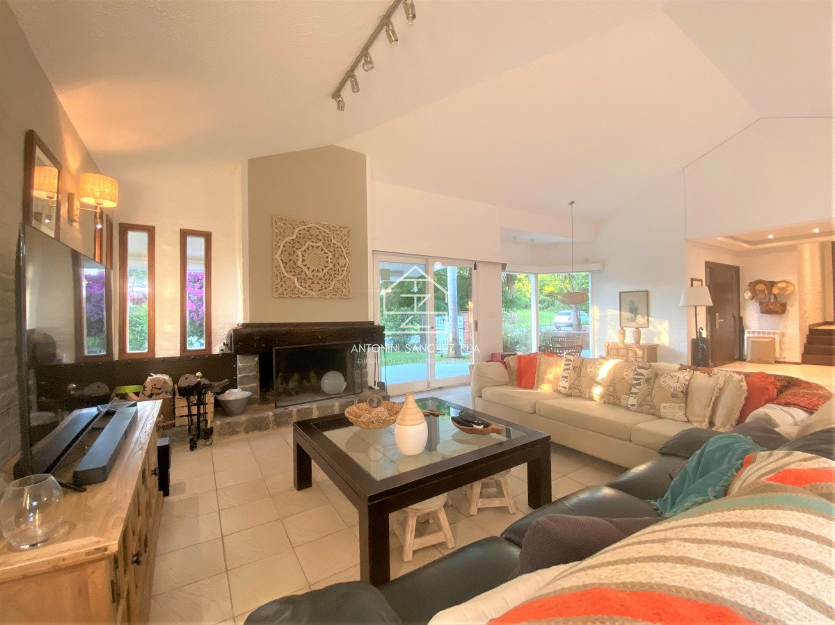 Casa ID.2909 - Chalet en Lugano con piscina climatizada y todas las comodidades.