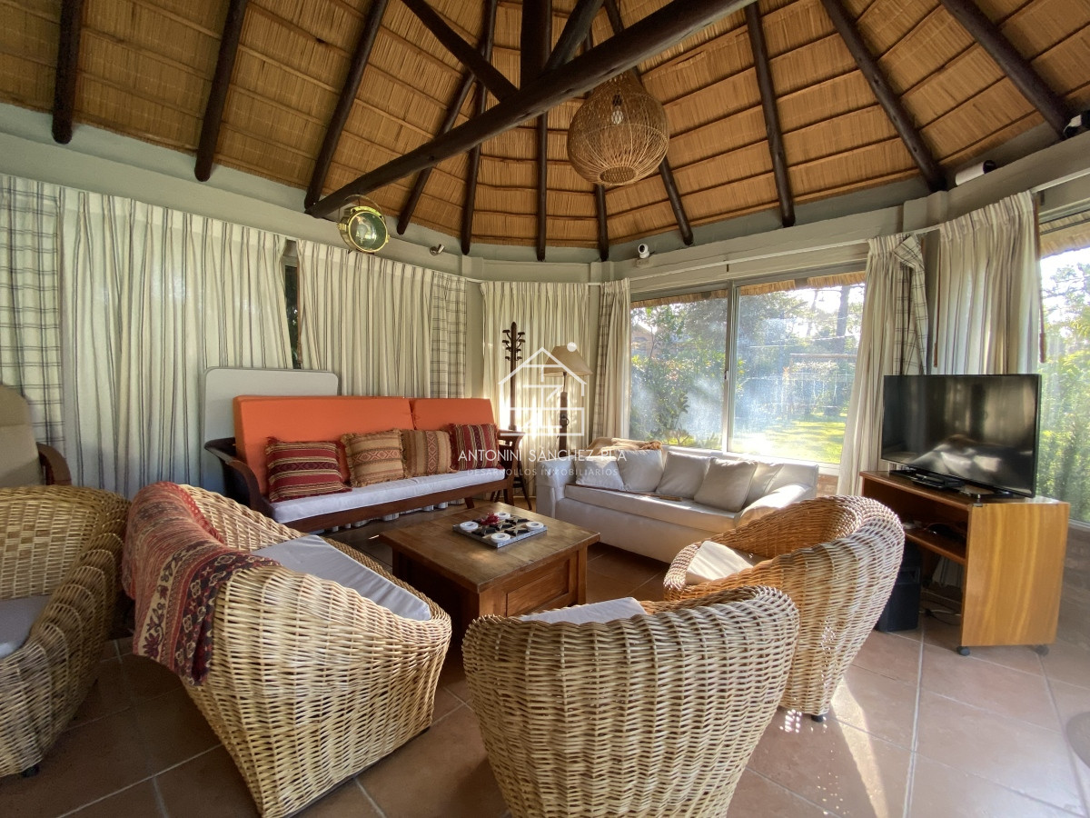 Casa ID.2909 - Chalet en Lugano con piscina climatizada y todas las comodidades.