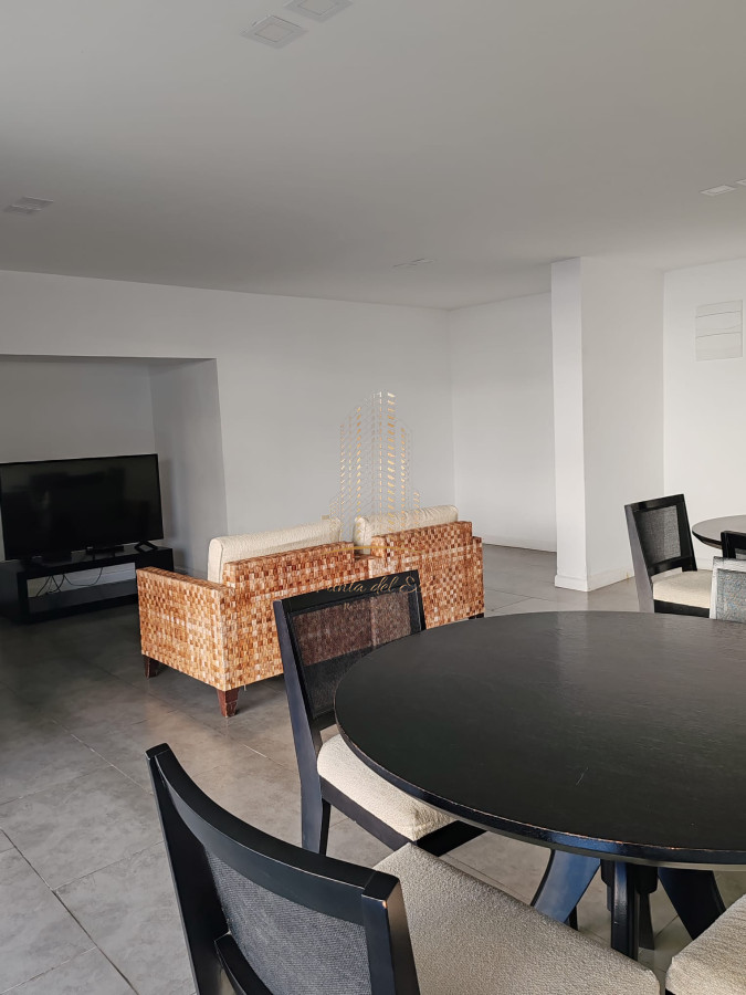 Apartamento ID.1071 - Punta del este, Península, departamento de 2 dormitorios con piscina, terraza y cochera.