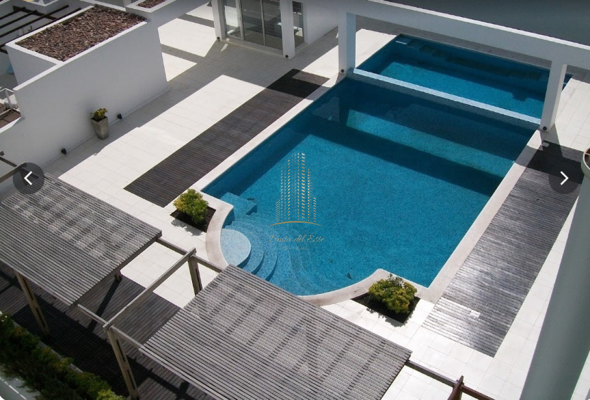 Apartamento ID.1071 - Punta del este, Península, departamento de 2 dormitorios con piscina, terraza y cochera.