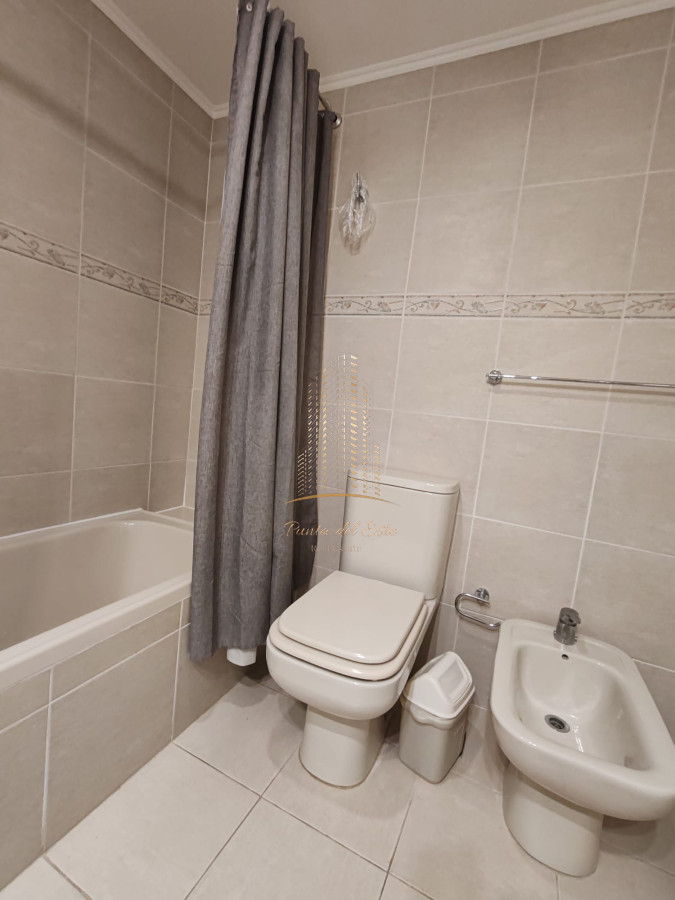 Apartamento ID.1071 - Punta del este, Península, departamento de 2 dormitorios con piscina, terraza y cochera.