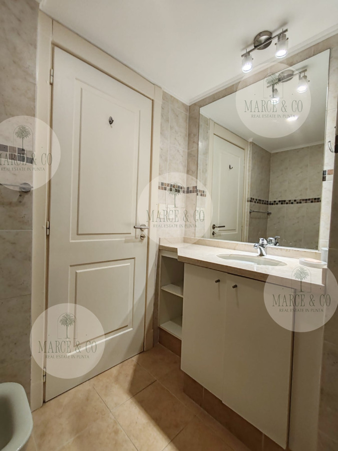 Apartamento ID.1097 - Punta del este, Península, departamento de 2 dormitorios con piscina, terraza y cochera.
