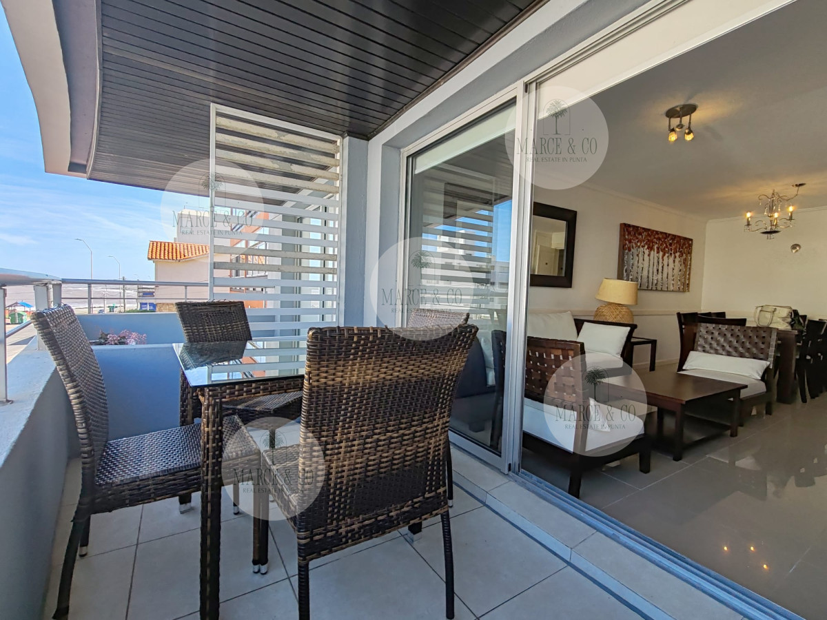 Apartamento ID.1097 - Punta del este, Península, departamento de 2 dormitorios con piscina, terraza y cochera.