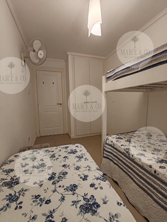 Apartamento ID.1097 - Punta del este, Península, departamento de 2 dormitorios con piscina, terraza y cochera.