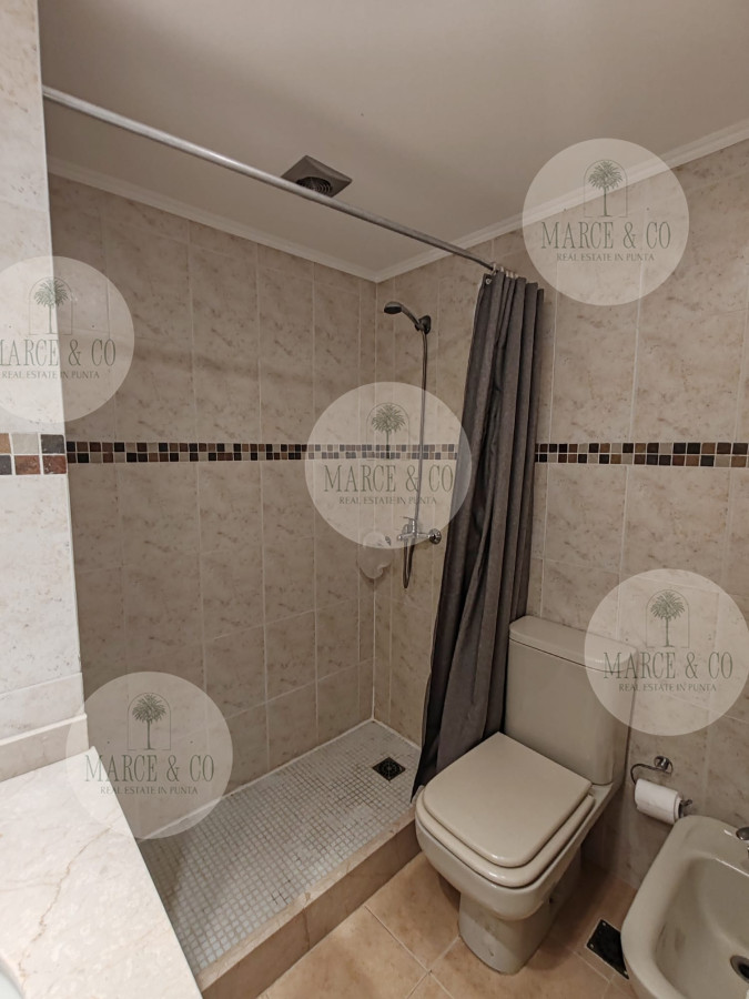 Apartamento ID.1097 - Punta del este, Península, departamento de 2 dormitorios con piscina, terraza y cochera.