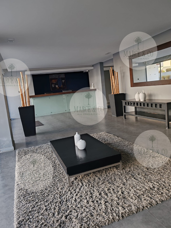 Apartamento ID.1097 - Punta del este, Península, departamento de 2 dormitorios con piscina, terraza y cochera.