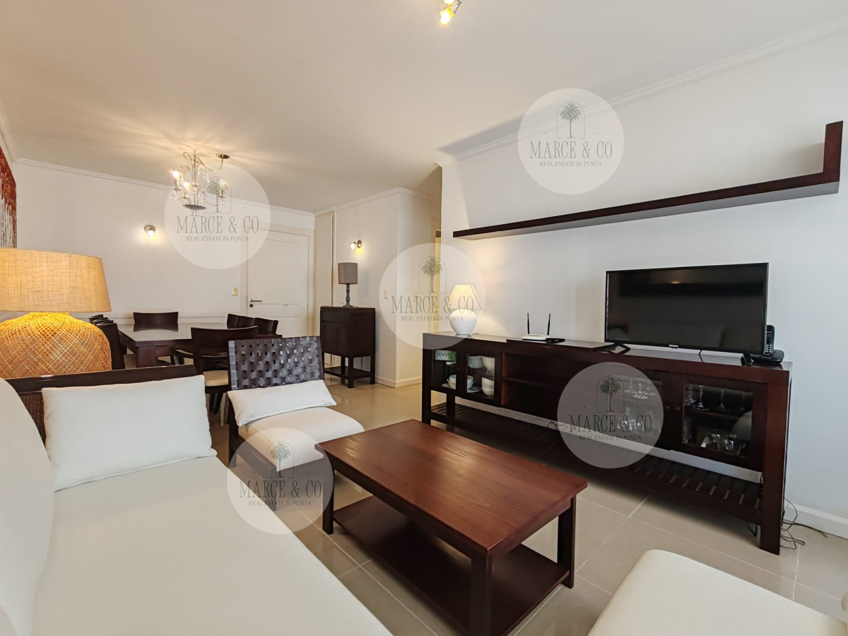 Apartamento ID.1097 - Punta del este, Península, departamento de 2 dormitorios con piscina, terraza y cochera.