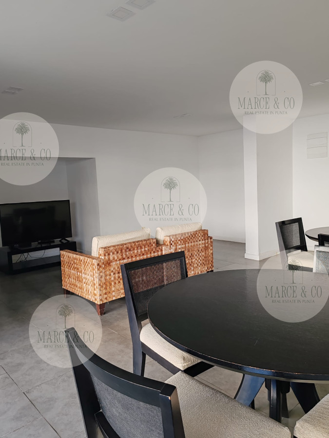 Apartamento ID.1097 - Punta del este, Península, departamento de 2 dormitorios con piscina, terraza y cochera.