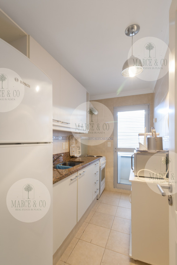 Apartamento ID.1097 - Punta del este, Península, departamento de 2 dormitorios con piscina, terraza y cochera.