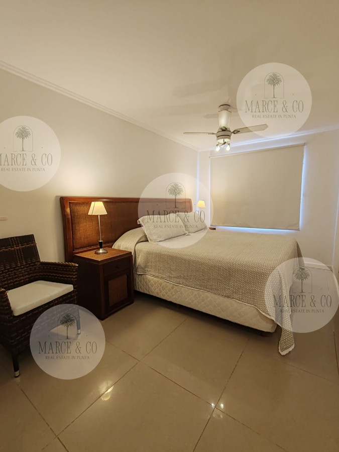 Apartamento ID.1097 - Punta del este, Península, departamento de 2 dormitorios con piscina, terraza y cochera.