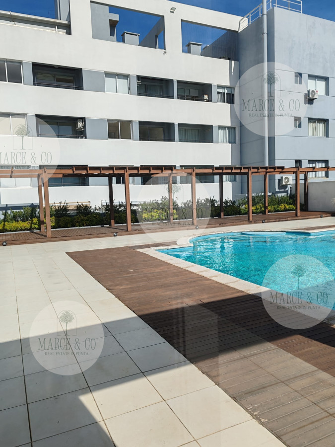 Apartamento ID.1097 - Punta del este, Península, departamento de 2 dormitorios con piscina, terraza y cochera.