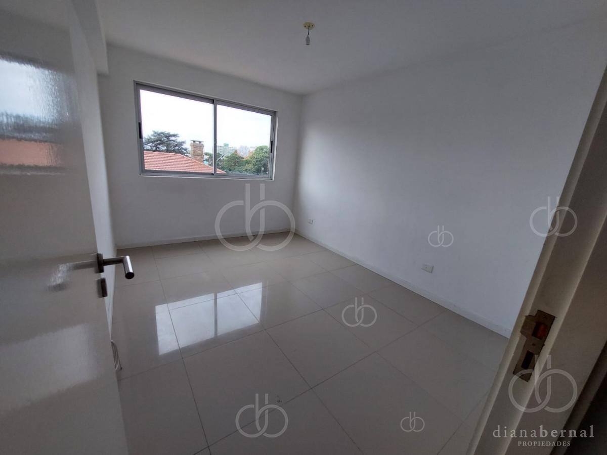 oportunidad frente a plaza del  vigia - GoPunta - Portal Inmobiliario de Punta del Este - Maldonado