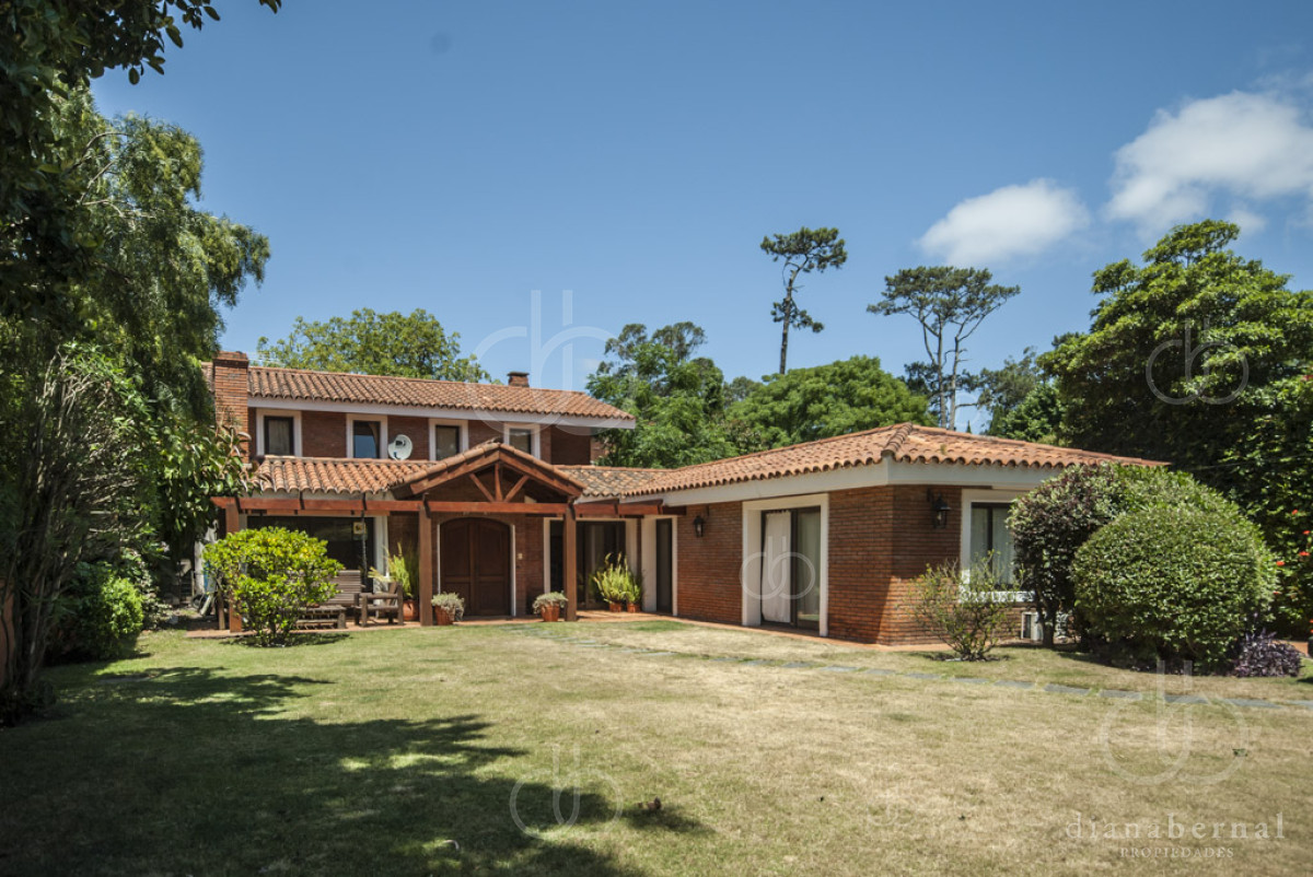 casa de 3 dormitorios + serv en playa mansa, punta del este  - dbp2733c