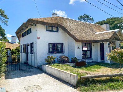 Punta del Este, mansa a 3 cuadras del mar.