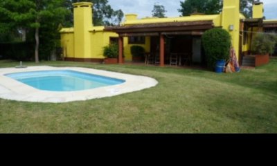Chalet de 3 dormitorios y piscina en Punta del Este